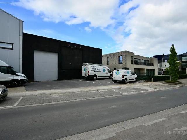Local Commercial location à Berchem, Kluisbergen