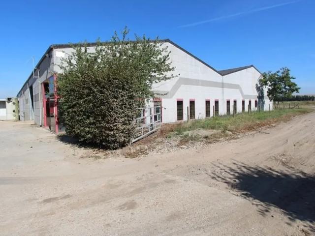 Local Commercial location à Couckelaere, West-Vlaanderen
