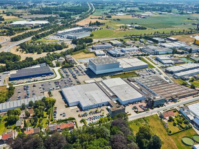 Local Commercial location à Kontich, Antwerpen