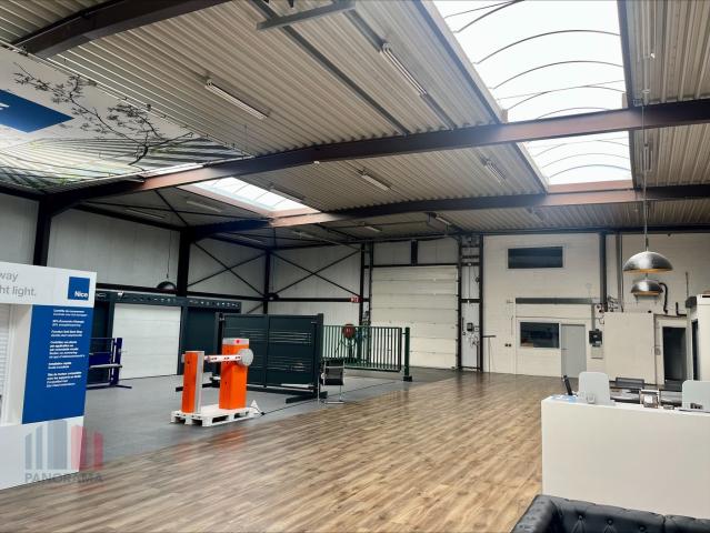 Local Commercial location à Lava, Brabant
