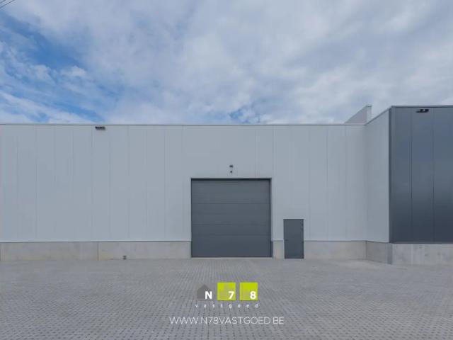 Local Commercial location à Maaseik, Limburg