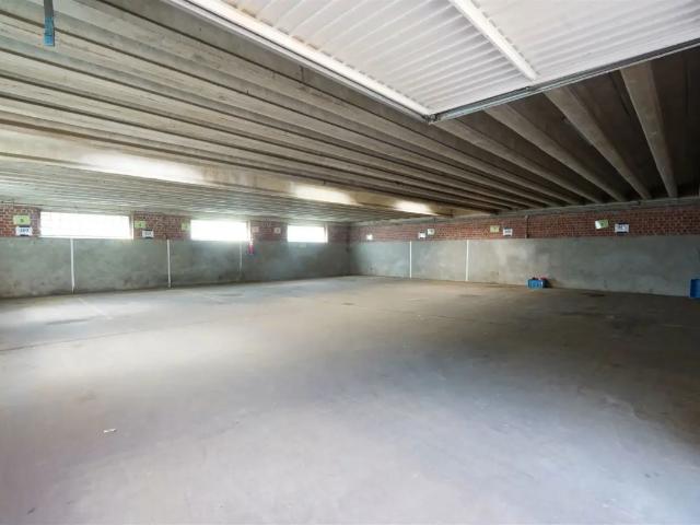 Local Commercial location à Marchin, Wallonie