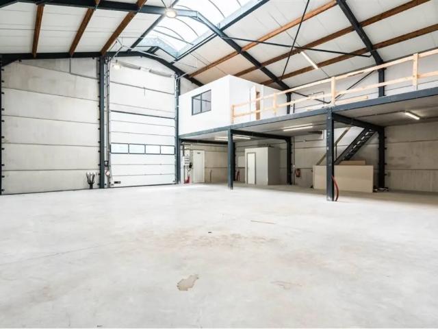Local Commercial location à Modave, Wallonie