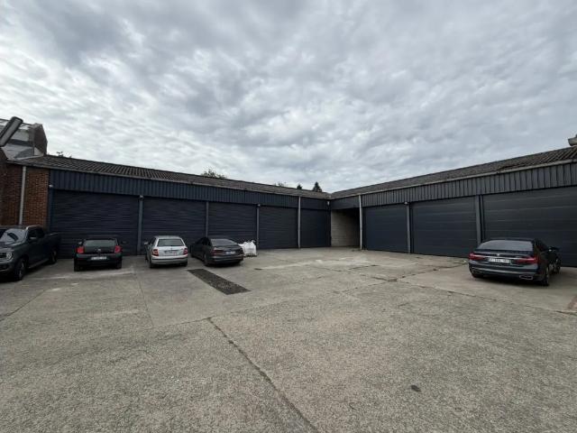 Local Commercial location à Charleroi, Wallonie