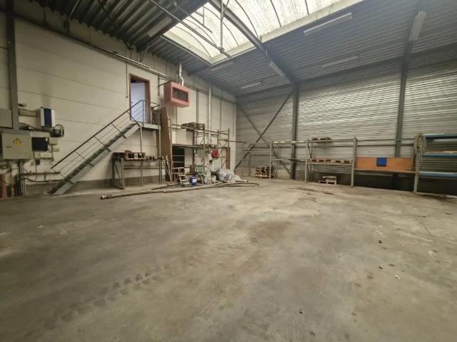 Local Commercial location à Nijvel, Wallonie