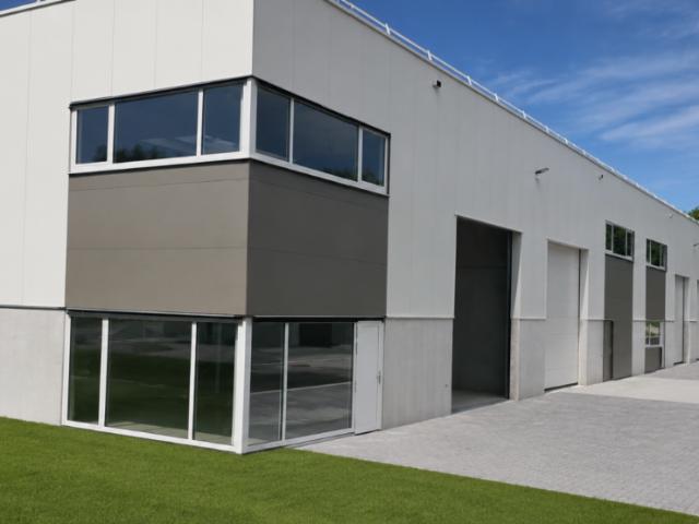 Local Commercial location à Nijvel, Wallonie