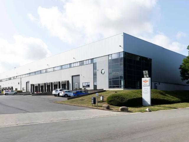 Local Commercial location à Nijvel, Wallonie