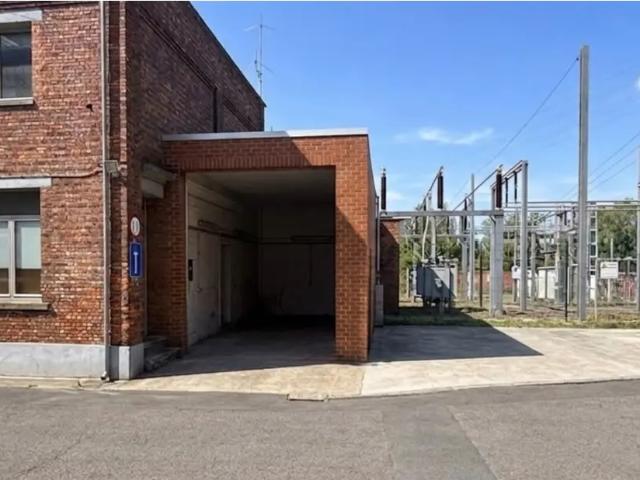 Local Commercial location à Itter, Wallonie