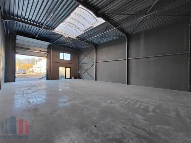 Local Commercial location à Oudenburg, West-Vlaanderen