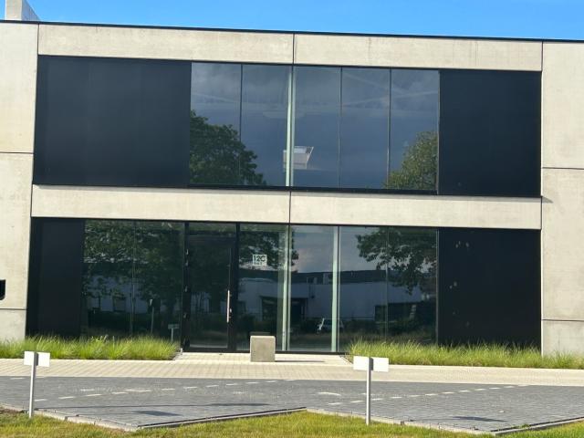 Local Commercial vente à Overpelt, Limburg