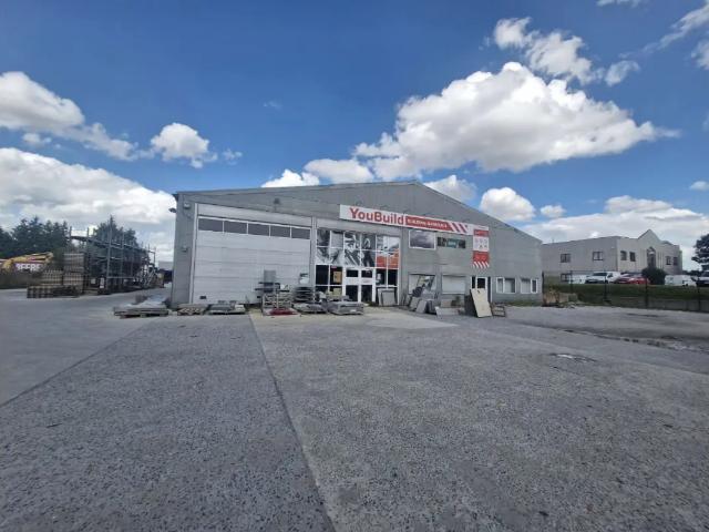 Local Commercial location à Perwez, Wallonie