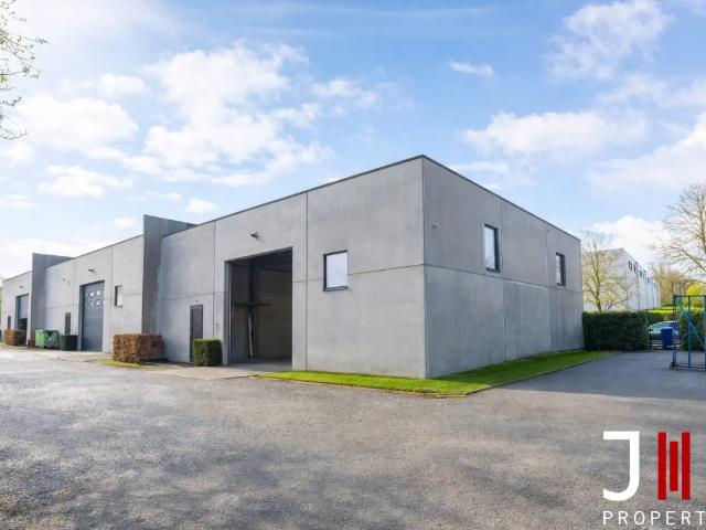 Local Commercial location à Perwez, Wallonie