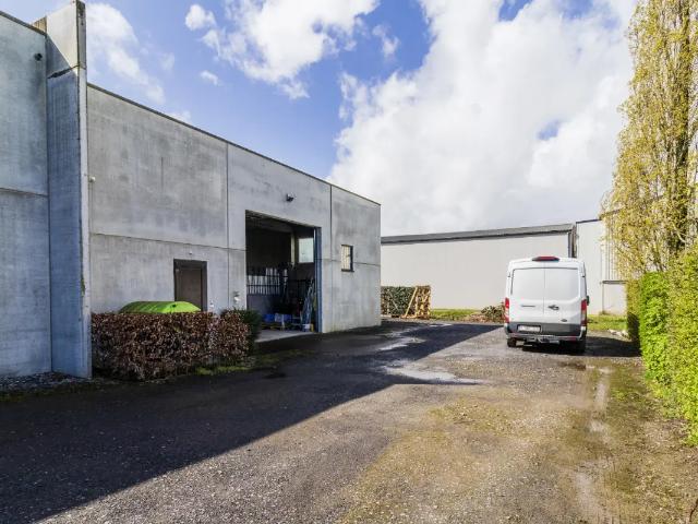 Local Commercial location à Perwez, Wallonie