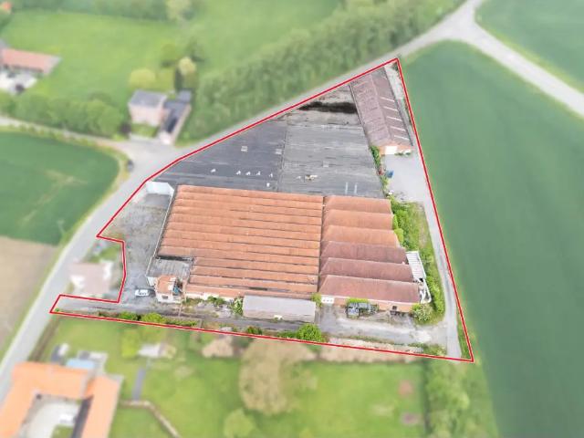 Local Commercial location à Brunehaut, Wallonie