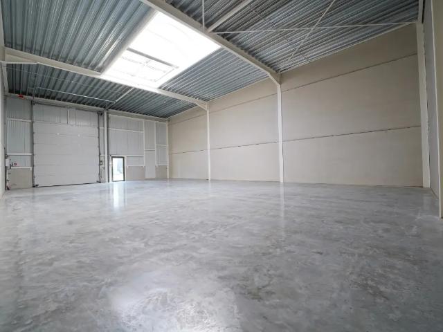 Local Commercial location à Stockay, Saint-Georges-sur-Meuse