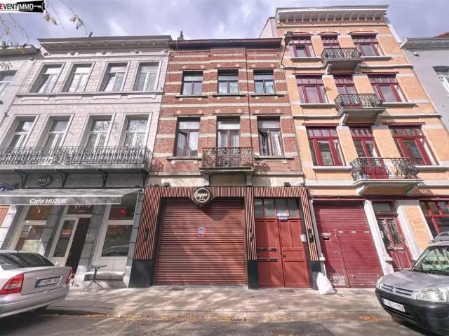 Local Commercial location à Schaarbeek, Bruxelles