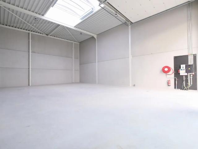 Local Commercial location à Sint-pieters-leeuw, Brabant
