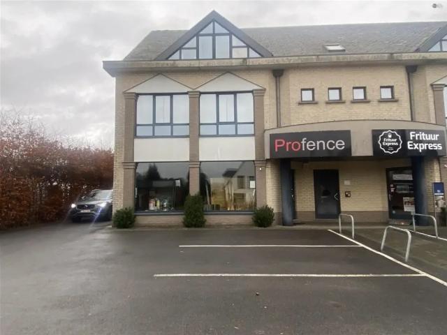 Local Commercial location à Stekene, Oost-Vlaanderen