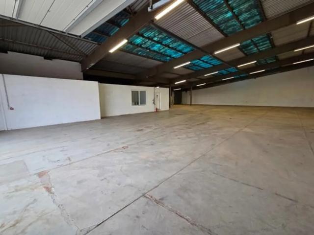 Local Commercial location à Waremme, Wallonie