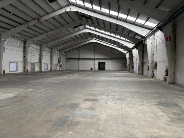 Local Commercial location à Waver, Wallonie
