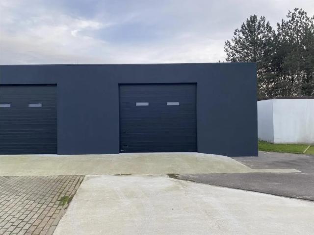 Local Commercial location à Waver, Wallonie