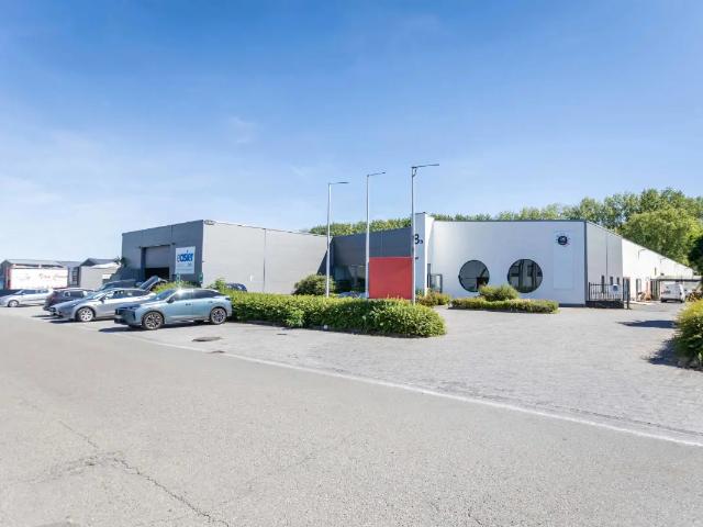 Local Commercial location à Waver, Wallonie