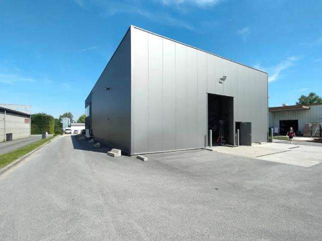 Local Commercial location à Waver, Wallonie