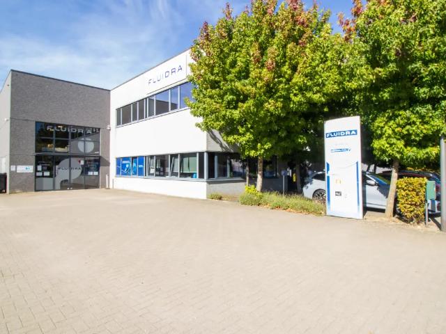 Local Commercial location à Waver, Wallonie