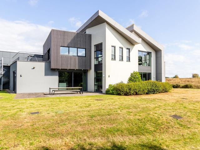 Local Commercial location à Waver, Wallonie