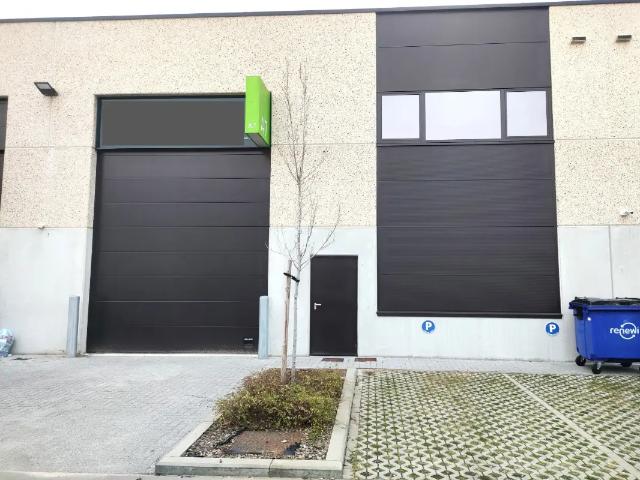Local Commercial location à Waver, Wallonie
