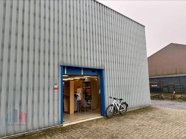 Local Commercial location à Lava, Brabant