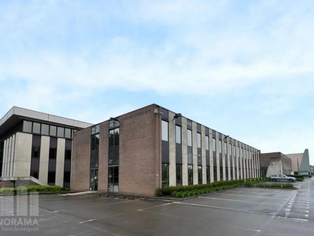 Local Commercial location à Woluwe-saint-etienne, Brabant