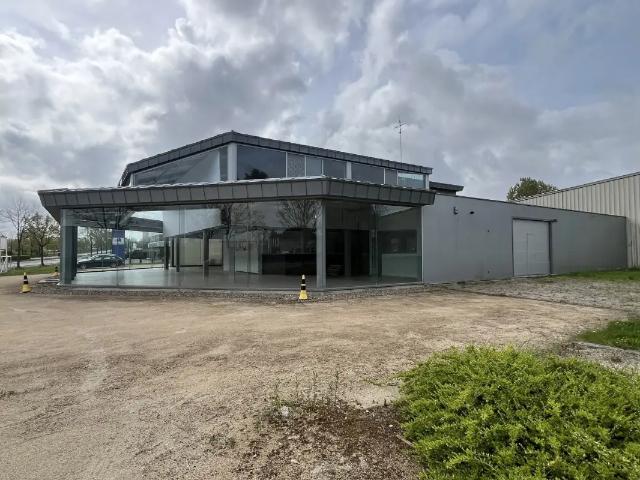Local Commercial location à Grotenberge, Oost-Vlaanderen