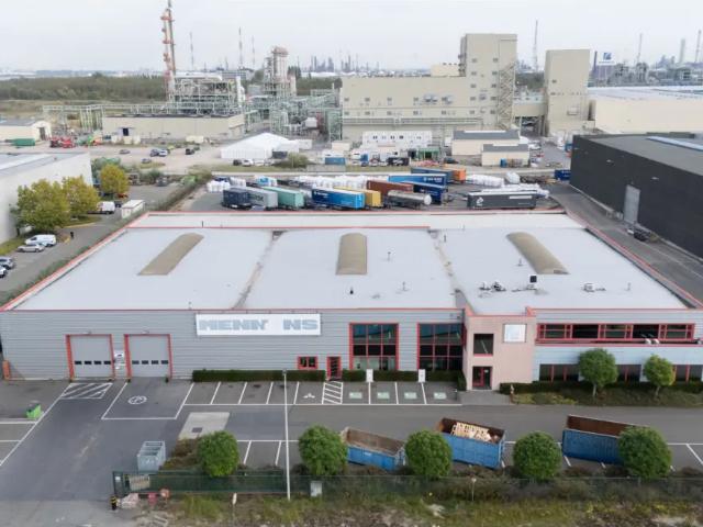 Local Commercial location à Zwijndrecht, Oost-Vlaanderen