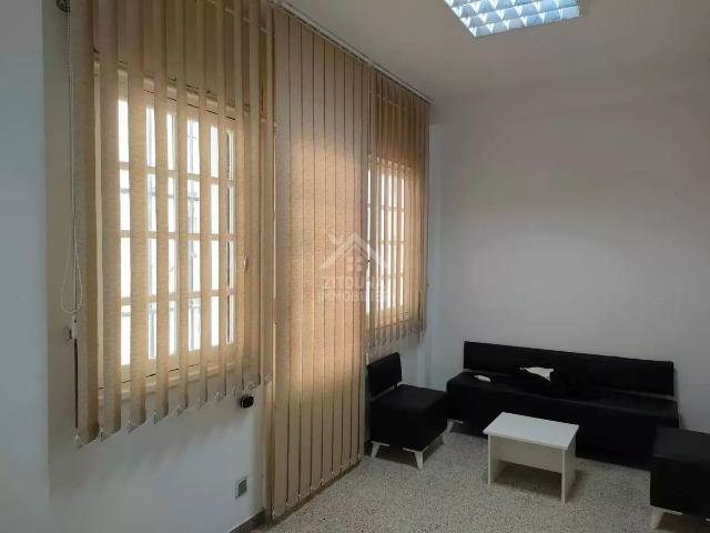 Bureau location à Ain Zaghouan, Douz