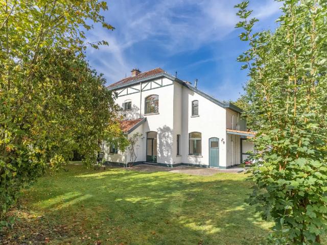 Chalet location à Woluwe-Saint-Pierre - Sint-Pieters-Woluwe, Brussel-Hoofdstad - Bruxelles-Capitale