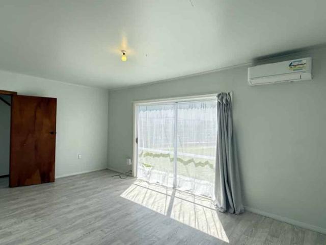 Apartment for rent in Pōmare, Lower Hutt