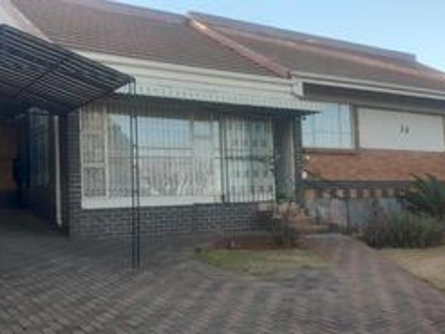 House for sale in Roodepoort