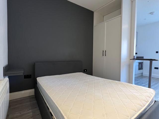 Studio for rent in Colindale, Greater London