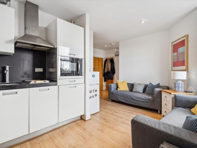 Studio for rent in Clapham, Greater London