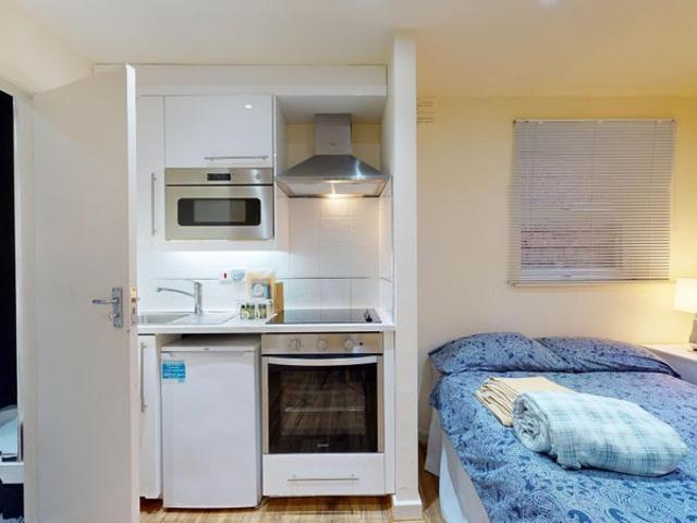 Studio for rent in Cricklewood, Greater London
