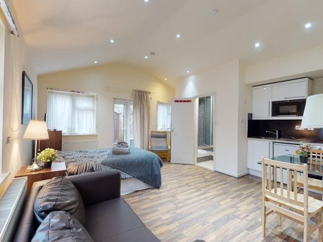 Studio for rent in Brondesbury, Isle Of Man