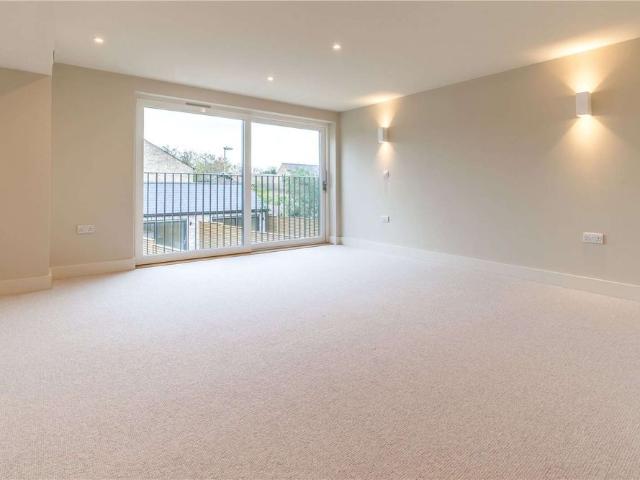 Townhouse for rent in Arbury, Cambridgeshire
