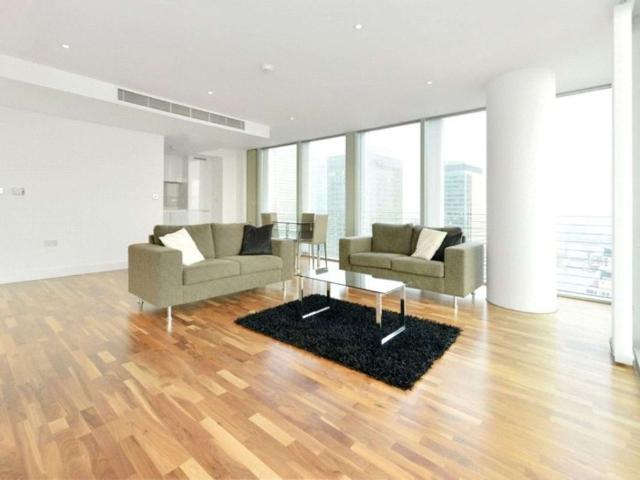 Apartment for rent in Canary Wharf, Greater London