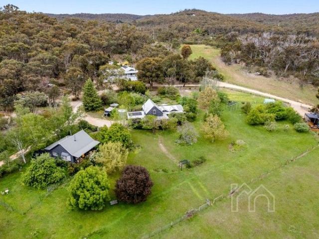House for sale in Drummond North, Victoria