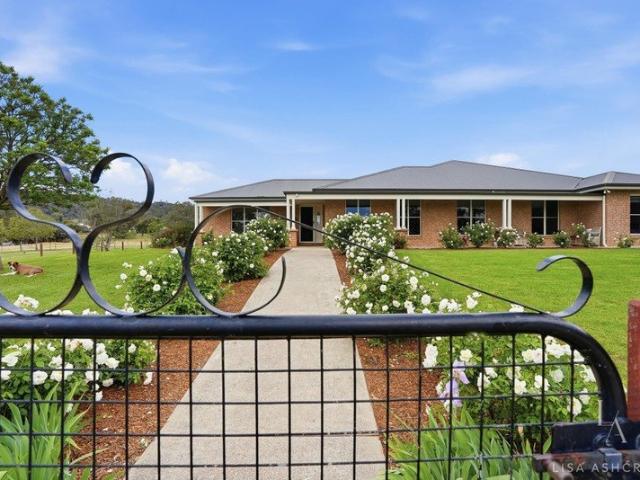 House for sale in Moore Creek, Tamworth Regional Council