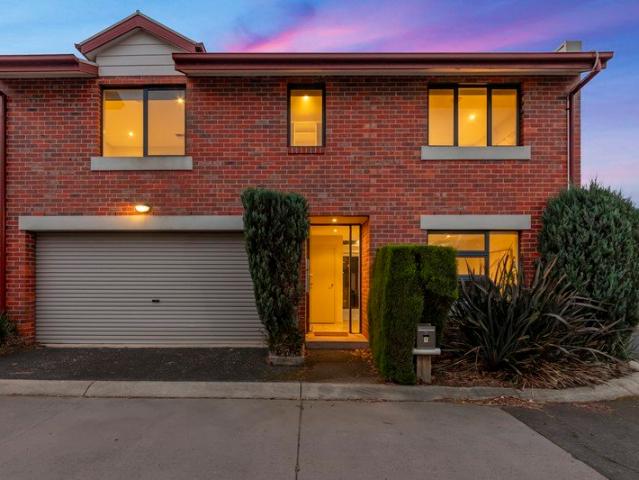 Townhouse for sale in Camerons Creek, Victoria