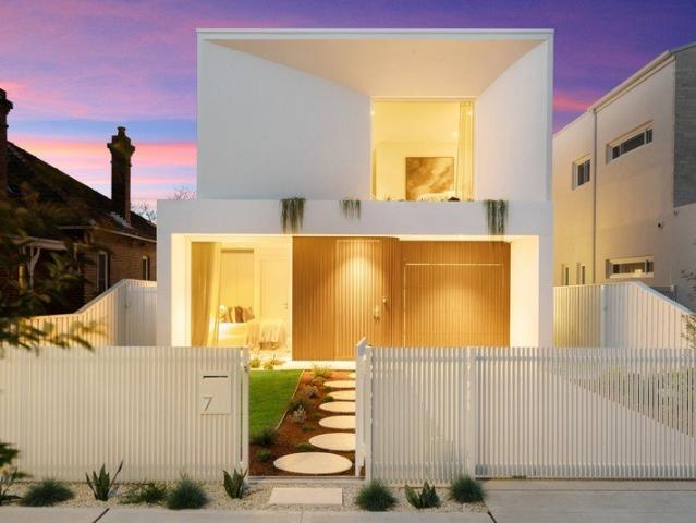 House for sale in Lower North Shore, Sydney