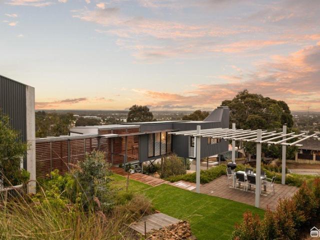 House for sale in Mount Nasura, Armadale
