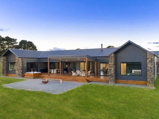 Cottage for sale in Tallong, New South Wales